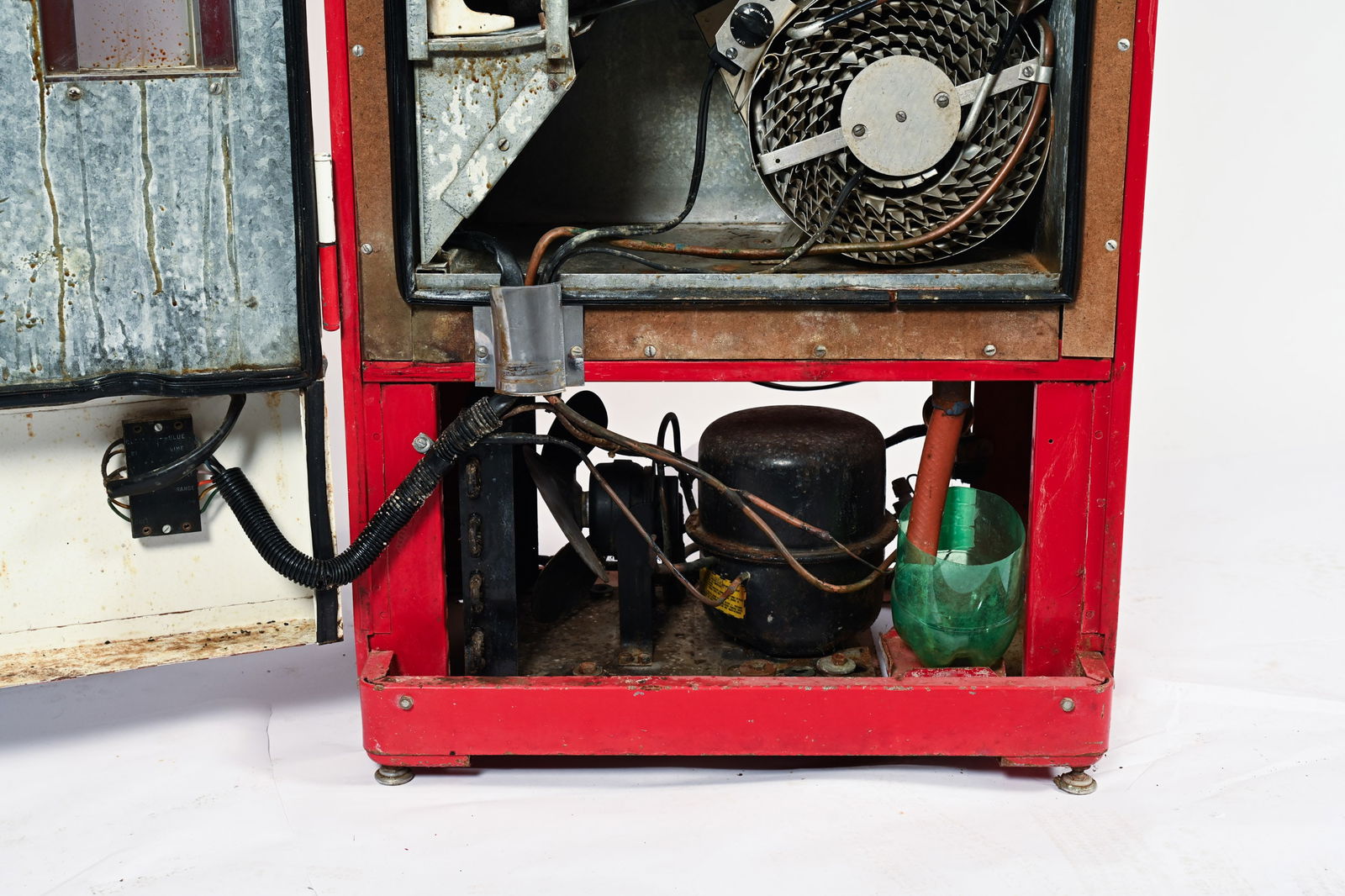 DRINK COCA-COLA CAVALIER MODEL 72 VENDING MACHINE - 12