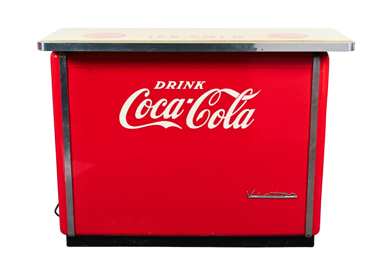 RESTORED VICTOR MODEL C-18 COCA-COLA BAR TOP: RESTORED VICTOR MODEL C-18 COCA-COLA BAR TOP VICTOR PRODUCTS CORPORATION, HANGERSTOWN, MARYLAND PROFESSIONALLY RESTORED BAR TOP ADDED NEW COMPRESSOR WORKING CONDITION 57"X32"X42"