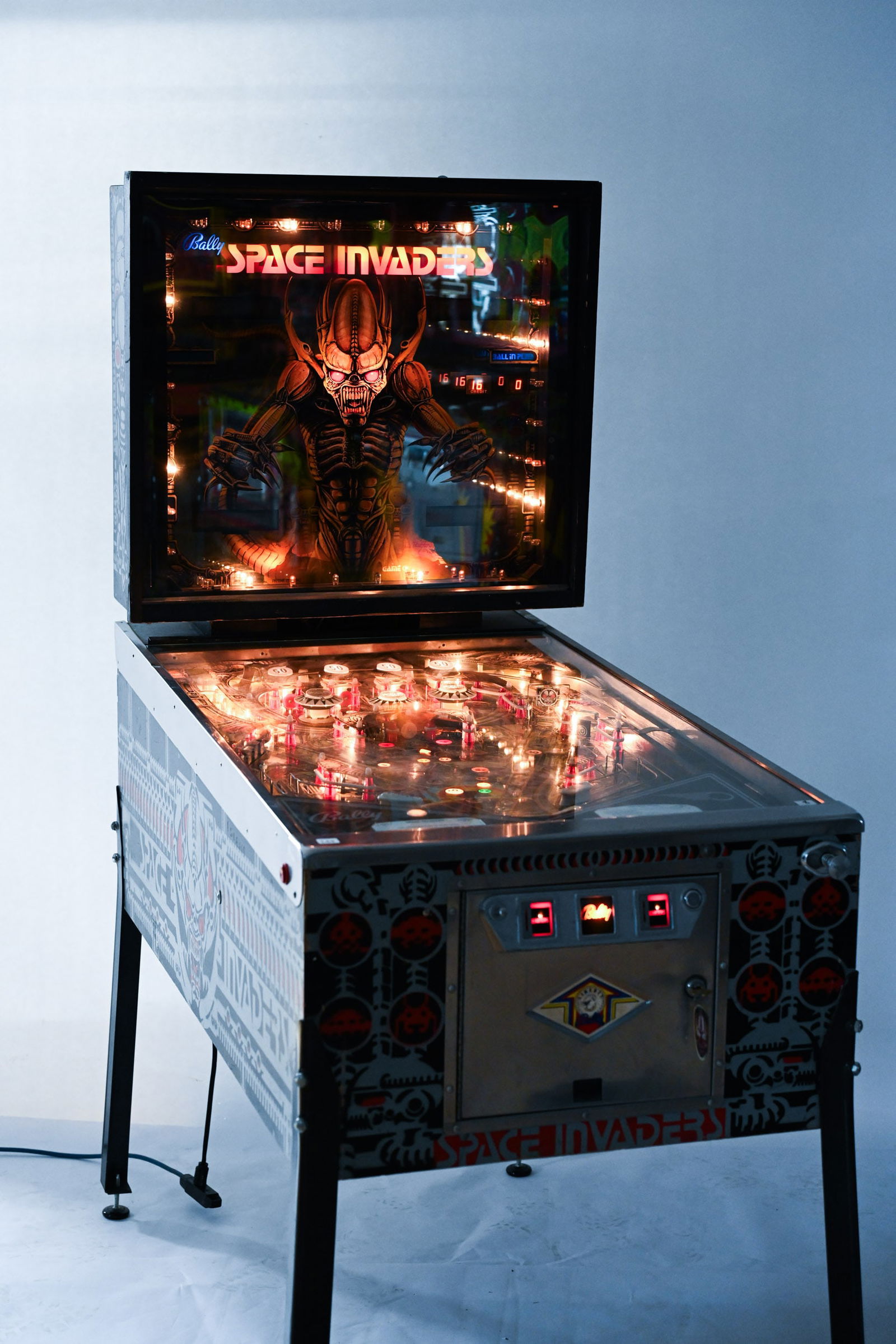 1980 BALLY SPACE INVADERS PINBALL MACHINE - 5