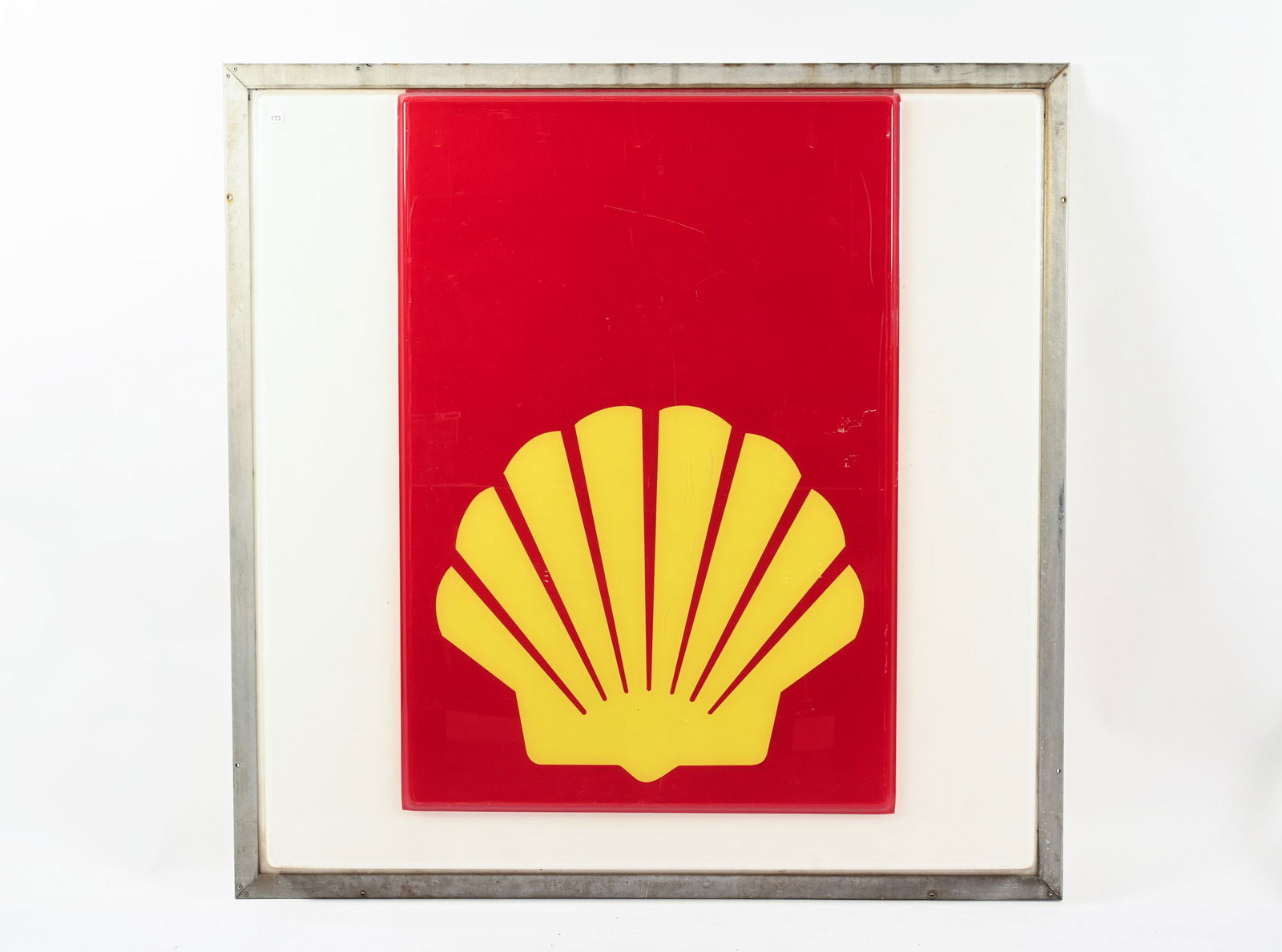 SHELL CLAMSHELL LEXAN LIGHTED SIGN PANEL: SHELL CLAMSHELL LEXAN LIGHTED SIGN PANEL WITH ALUMINUM FRAME GOOD COLOURS AND CONDITION SHOWS SOME MINOR PAINT LOSS NO CRACKS 63"X63" *ALL ITEMS GUARANTEED AUTHENTIC BY SHACKELTON AUCTIONS