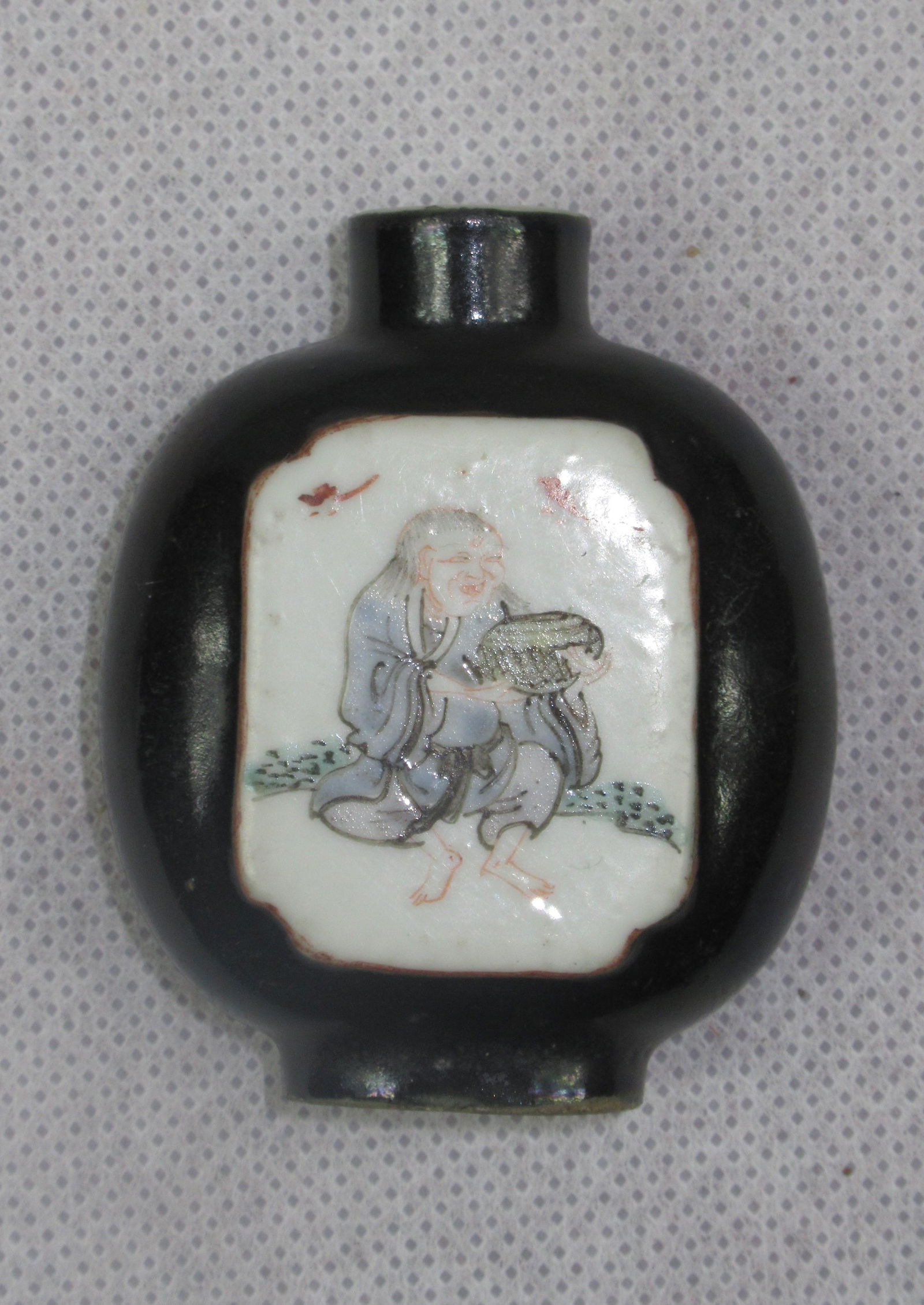 Chinese scent bottle (1 of 4)