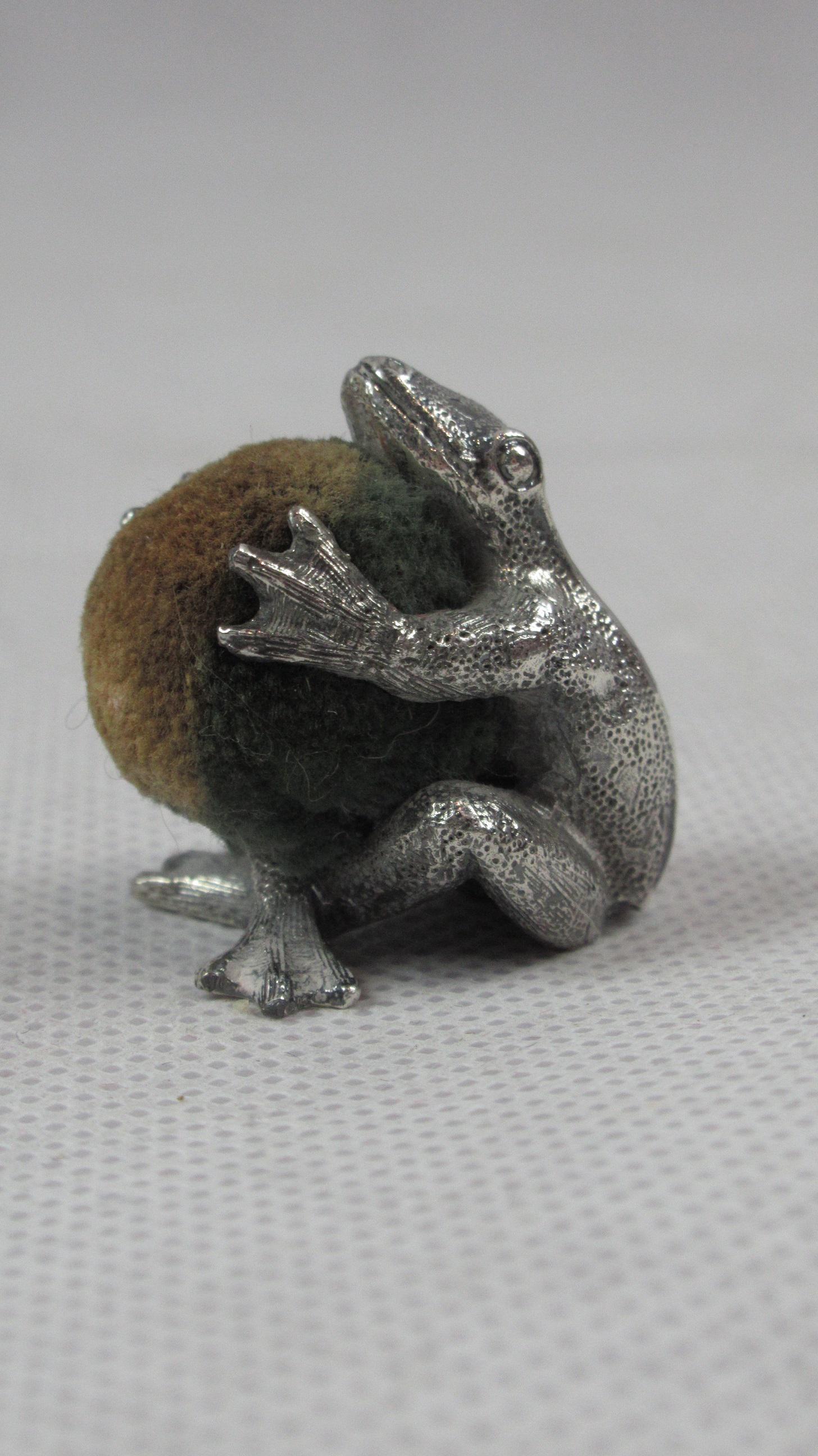 Silver Pin Cushion (1 of 5)