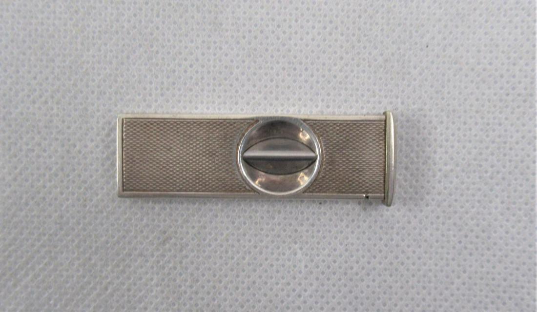 A Sterling Silver Cigar Cutter: approx. 5cm closed.
