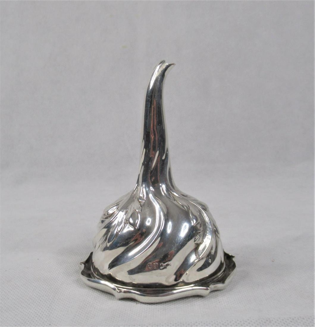 A Fine William IV Cast Silver Wine Funnel: London 1833, approx. 151g.