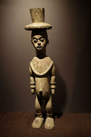 Urhobo figure- Nigeria Prov: René David collection