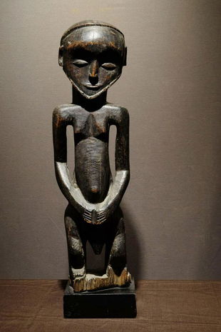 A XIXth century Hemba Kusu figure
Prov: Kahan Gallery