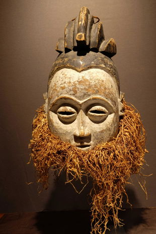Suku maskProv: Gaëtan Schoonbroodt collection
