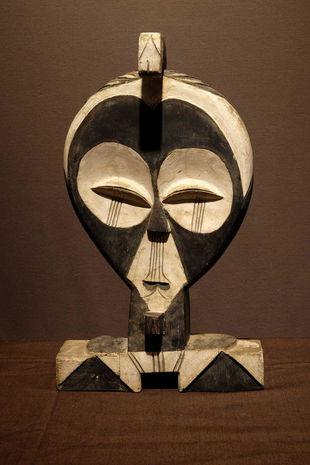 Kwele Style Head Gabon
Prov: Frédéric Coppin