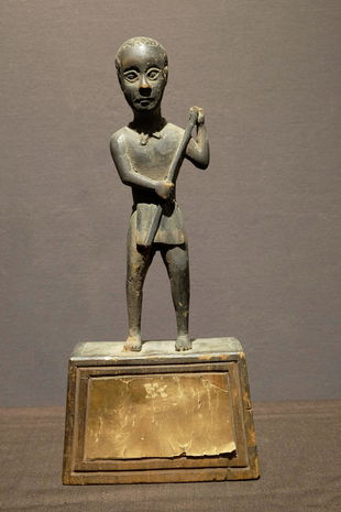 Old Madagascar peddler figure