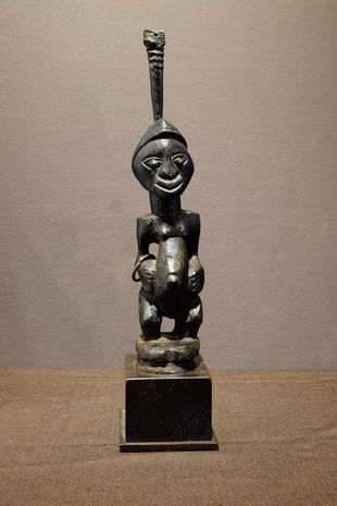 Oily Songye BelandeProv: Patric Claes collection