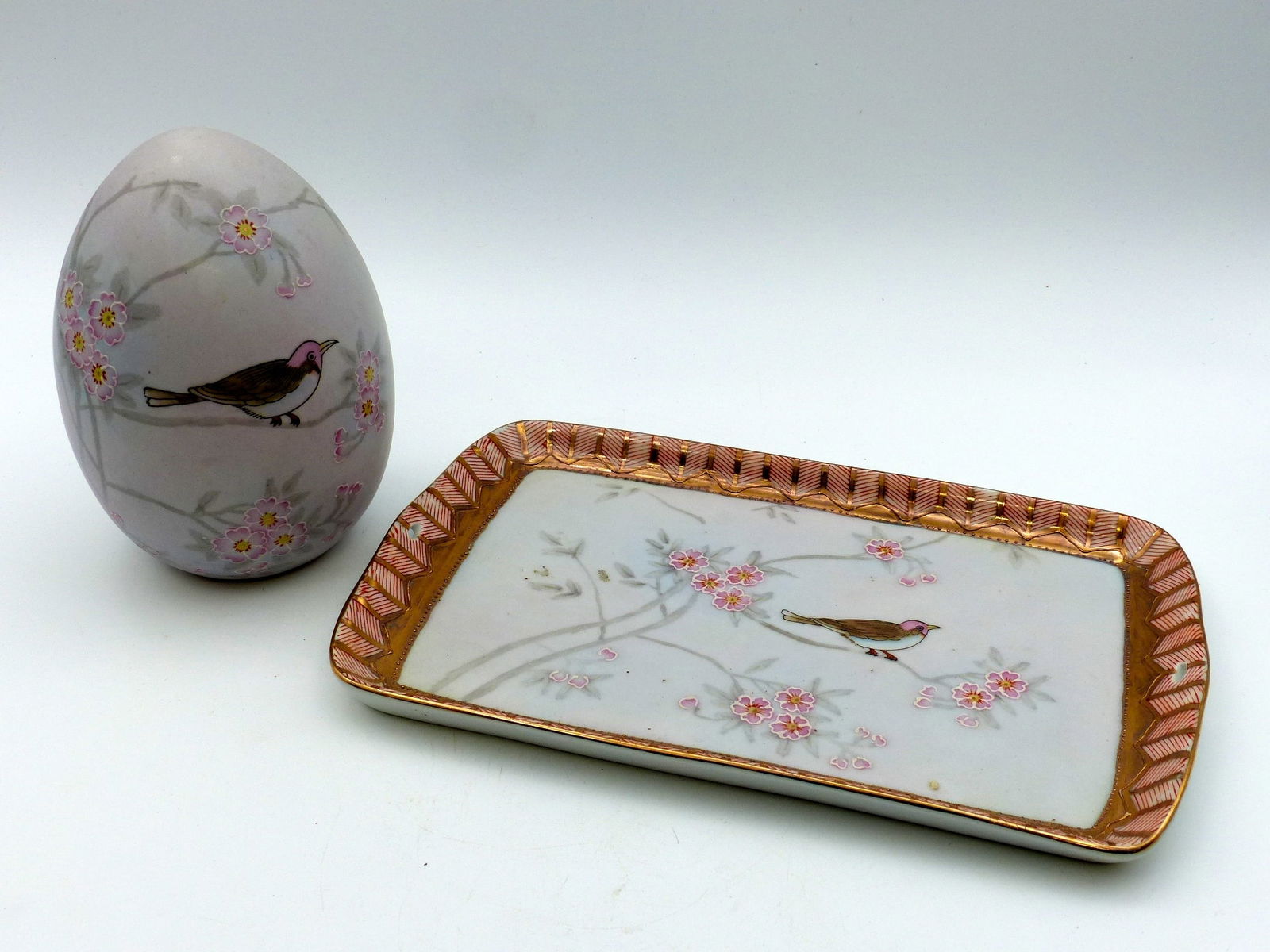Ceramic Trinket Plate With Decorative Egg: Ceramic Trinket Plate with Decorative Egg -Condition: Mint ; 6.75"H x 7"W x10.375"L