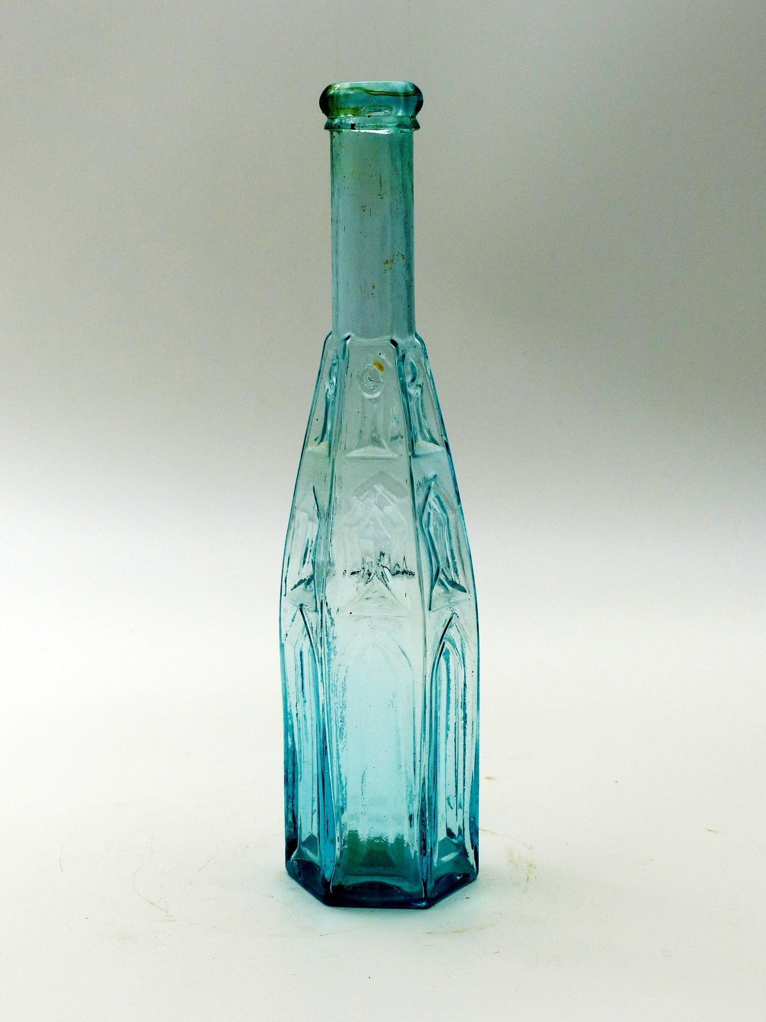 Cathedral Pepper Sauce Bottle (1 of 6)