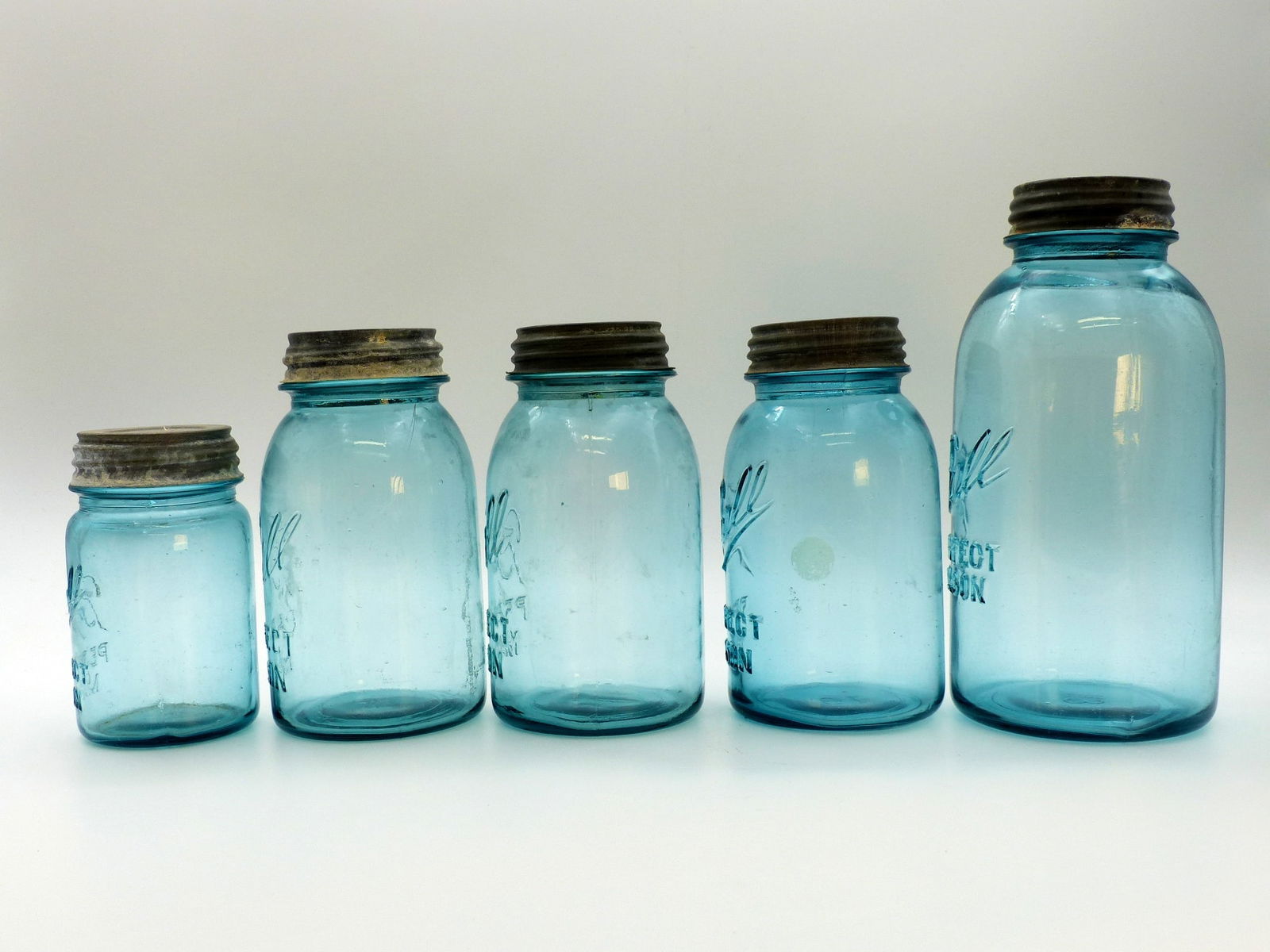 Five Ball Fruit Jars W/lids (1 of 6)