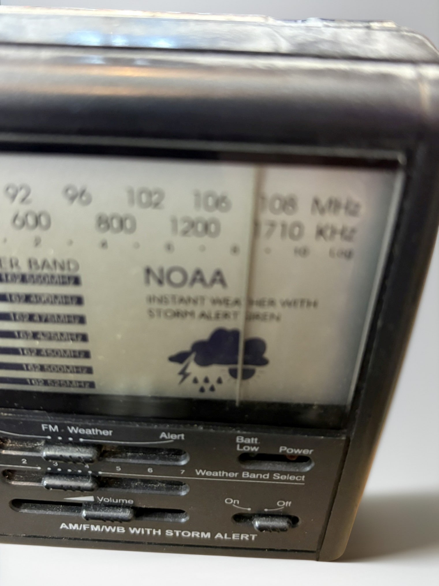 Vintage Portable Radio Collection (GPX and General Electric): This lot features two vintage portable radios designed for mobile use and emergency preparedness. The collection includes a GPX NOAA weather alert radio with multiple band selections and a classic Gen