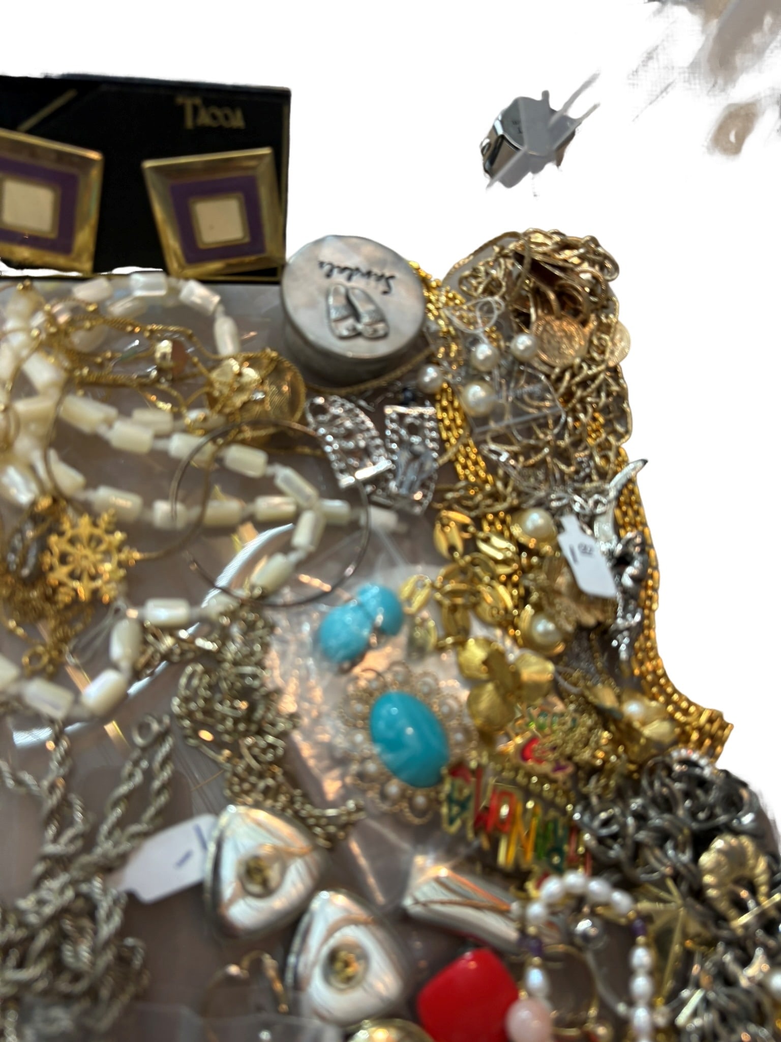 Assorted Vintage Costume Jewelry Collection (1 of 2)