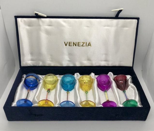 Vintage Venezia Decorative Set (1 of 6)