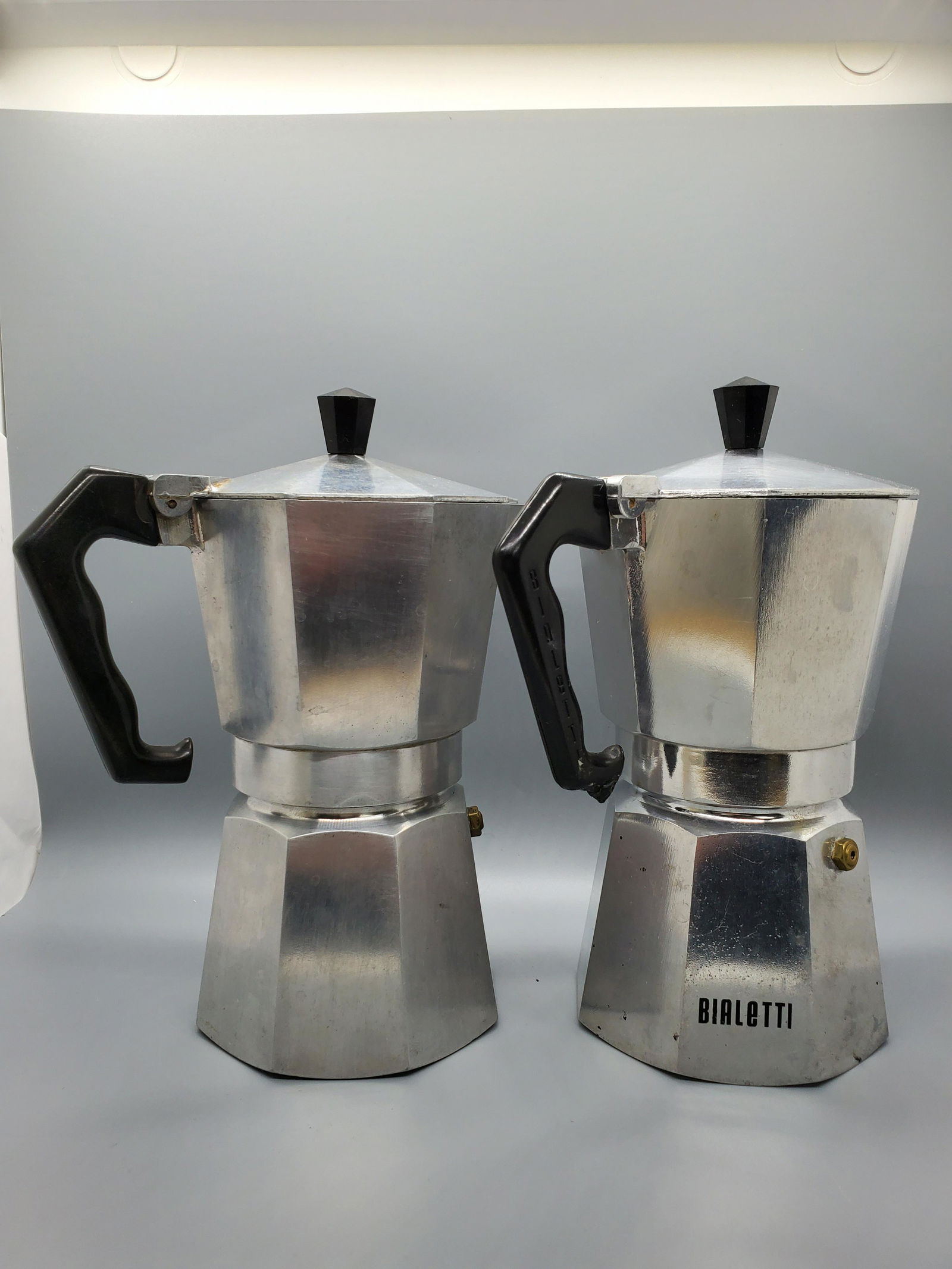 Vintage Crusinallo Italian Aluminum Coffee Makers: 2 Vintage Crusinallo Italian Aluminum Espresso Coffee Makers. Used, Aprox. 8 inches tall Both Coffee Makers are Crusinallo and made in Italy. One is Bialetti Morenita #386. One is a Junior Express Esp