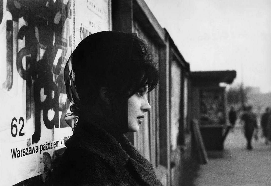 Sebastião Salgado & Marc Riboud - Femmes du monde: Sebastião Salgado & Marc Riboud - Femmes du monde (Women of the World)_x000D_ _x000D_ Portfolio de 10 images photographiques_x000D_ Edition limitée à 750 exemplaires_x000D_ Editeurs : P