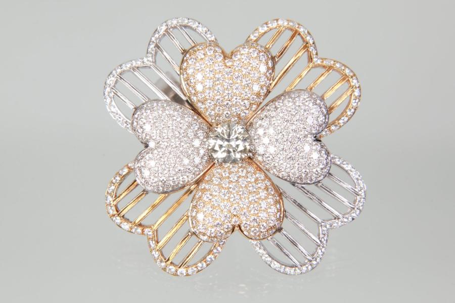 Bague - Or Jaune et Blanc - HRD I/S1 - 1.53ct: Bague - Or Jaune et Blanc - HRD I/S1 - 1.53ct_x000D_ _x000D_ Neuve / Brand new _x000D_ _x000D_ Pavée Brillants 6,38 carats - F/VS_x000D_ Pierre centrale Diamant 1,53 I/S1_x000D_ Certificat HRD_x0