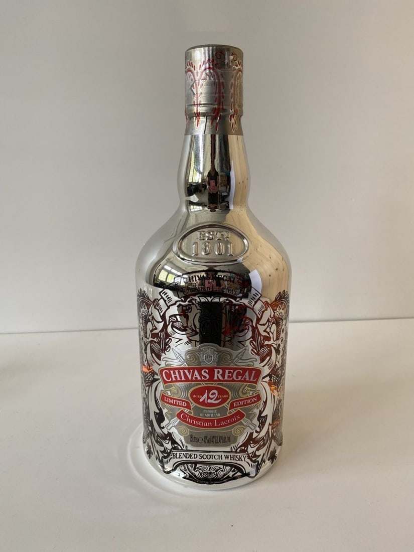 Whisky - Chivas Regal by Christian Lacroix: Whisky - Chivas Regal by Christian Lacroix 1 magnumEdition Limitée Bon état 1 magnumLimited editionGood condition