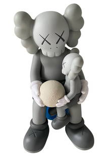 KAWS - Holiday Thailand (Grey), 2025: KAWS - Holiday Thailand (Grey), 2025Vinyl Art Toy with fluorescent moon. Comes in original box. Very good condition, 28 x 15 x 15 cm.Jouet artistique en vinyle avec lune fluorescente. Livré dans sa