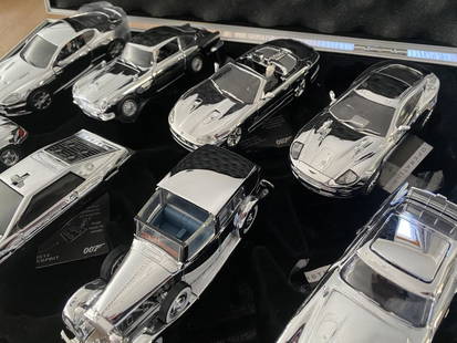 James Bond x Corgi - Aluminum Attaché Case with 8 Car Models: James Bond x Corgi - Aluminum Attaché Case with 8 Car ModelsRare set of 8 car models from James Bond movie in aluminium attaché case. Comprises BMW Z3, Aston Martin DBS, Jaguar XKR, Aston Martin
