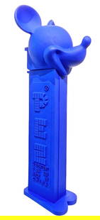 Annick Cuadrado - Pez Mickey bleu Klein, 2023: Annick Cuadrado - Pez Mickey bleu Klein, 2023Resin sculpture, signed and numbered 1/12. Comes with COA. Very good condition, 110 x 30 x 28 cm.Sculpture en résine, signée et numérotée 1/12. Livrée