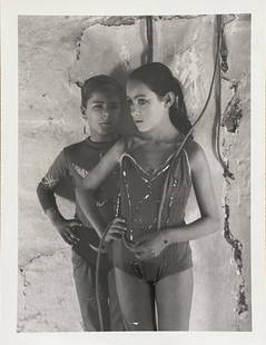 Lucien Clergue - Acrobate et trapéziste, Arles, 1955: Lucien Clergue - Acrobate et trapéziste, Arles, 1955Photographic print on paper, not signed, not numbered. Publisher: Taco Verlagsgesellschaft & Agentur mbH, Berlin, 1988. Good condition, 40 x 30