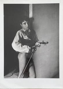 Lucien Clergue - Le petit violoniste, Arles, 1954: Lucien Clergue - Le petit violoniste, Arles, 1954Photographic print on paper, not signed, not numbered. Publisher: Taco Verlagsgesellschaft & Agentur mbH, Berlin, 1988. Good condition, 43 x 30.5