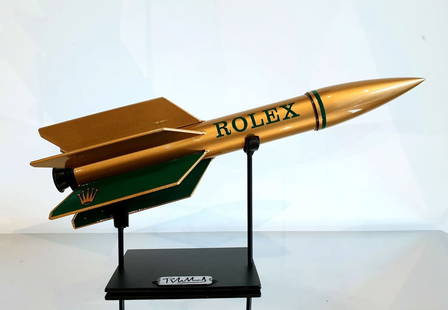 REMY AILLAUD - MISSILE ROLEX: REMY AILLAUD - MISSILE ROLEXAvec malletteGoldSculpture technique mixte45 x 4.5 -11cmWith case GoldMixed media Sculpture 45 x 4,5 x 11 cm