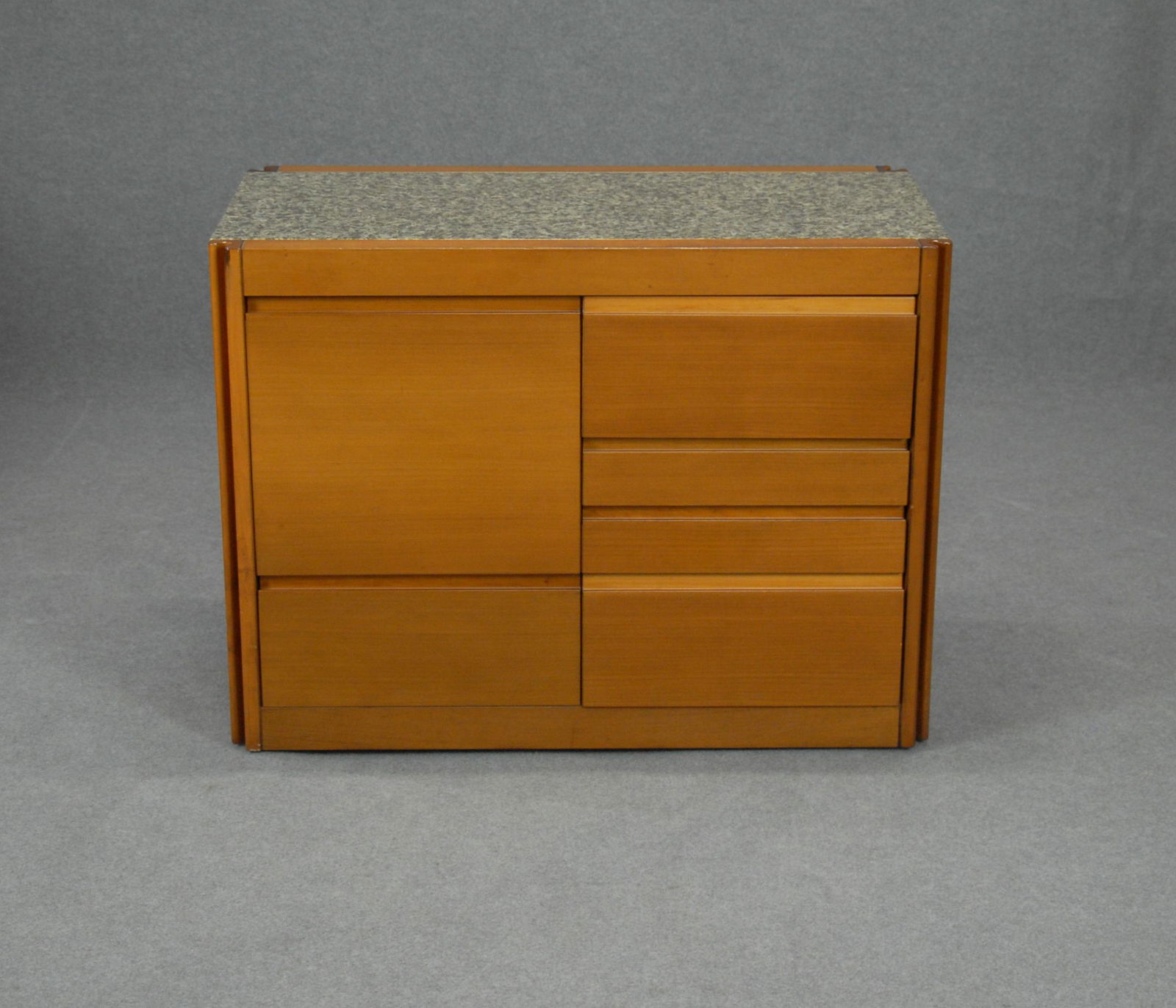 MANGIAROTTI - MOLTENI. Sideboard with marble top (1 of 5)
