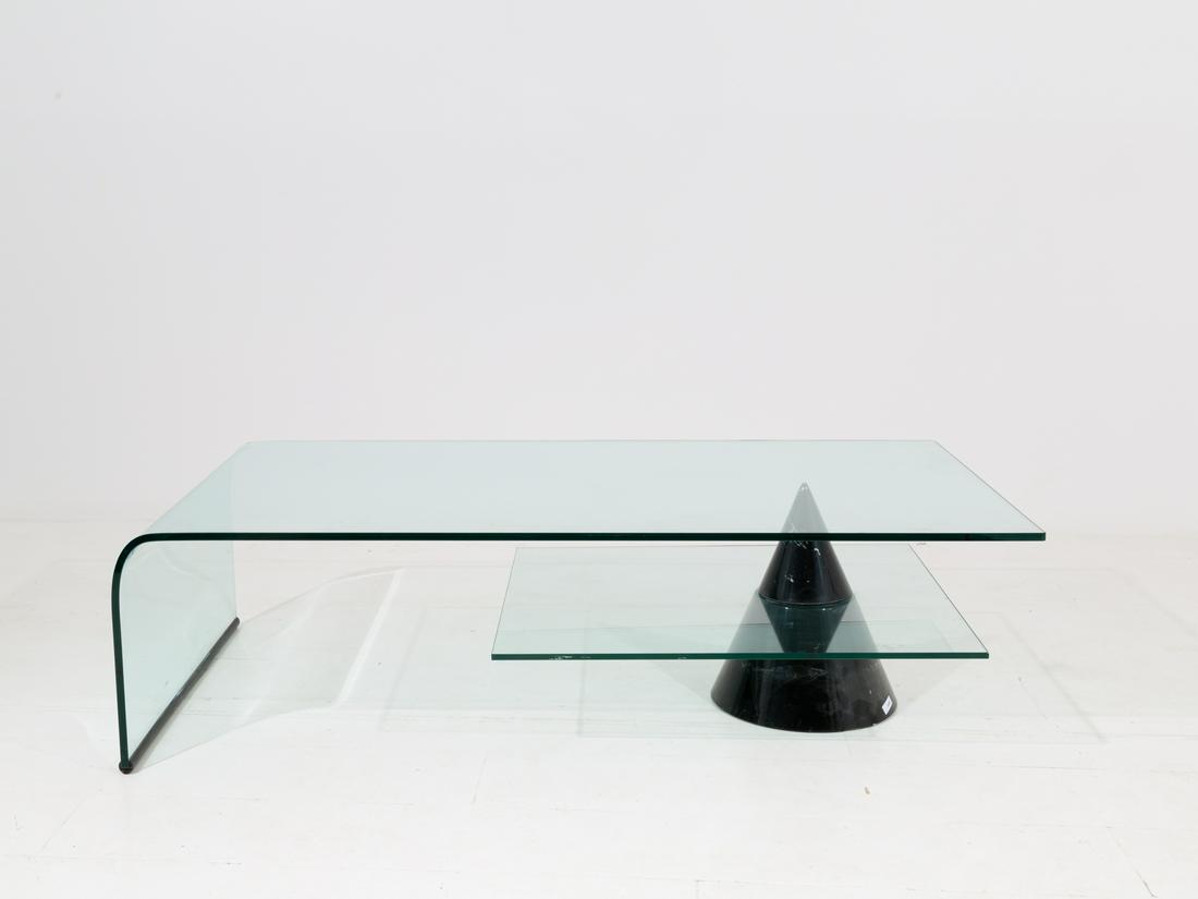 Curved glass coffe table with black marble dust pyramid (1 of 2)