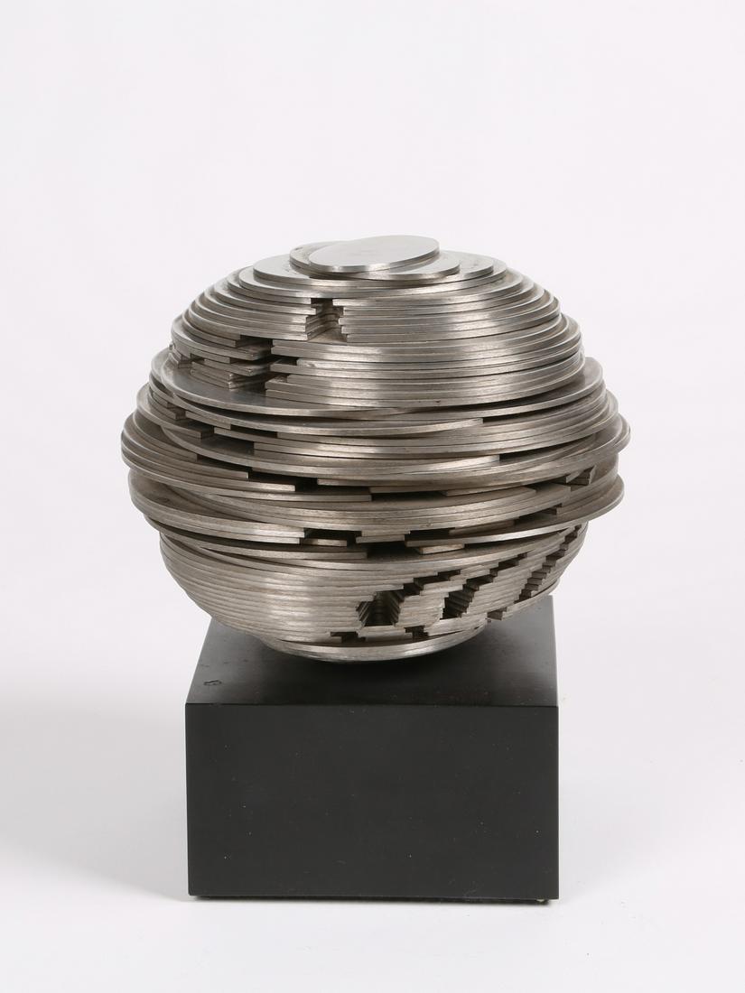 DUSAN DZAMONJA. Steel sculpture (1 of 3)