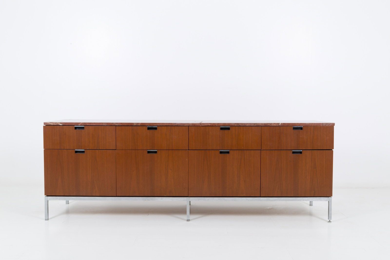KNOLL. Wooden, steel and marble sideboard.: Credenza in legno, acciaio e marmo. Produzione KNOLL. 1960. Buone condizioni. Mis. Lung. cm. 190 Alt. cm. 66 Prof. cm. 45.5 ca. Val. 2000/3000