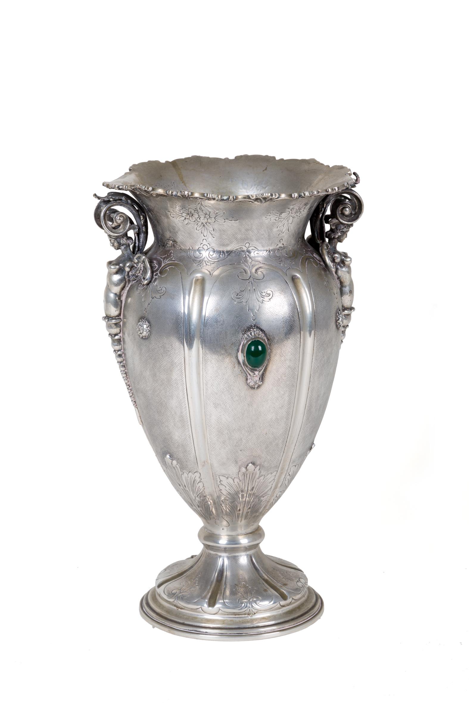 Embossed and chiseled silver vase, gr.1235 ca. (1 of 5)