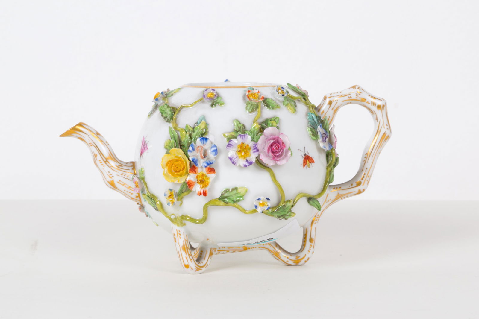 MEISSEN porcelain small teapot. 19th century (1 of 3)