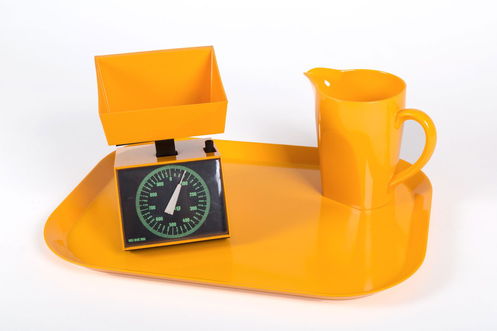 Kitchen yellow plastic set (balance, jug and tray) (1 of 5)