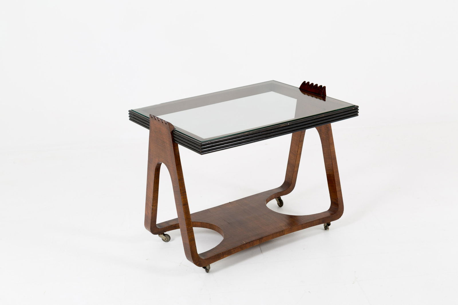 GIO PONTI (Attr.). Wooden trolley. '40s: GIO PONTI (Attr.) (Milano, 1891-1979). Carrello in legno impiallacciato. Anni '40. Mis. Lung. cm. 76 Alt. cm. 59 Prof. cm. 54.5 ca.