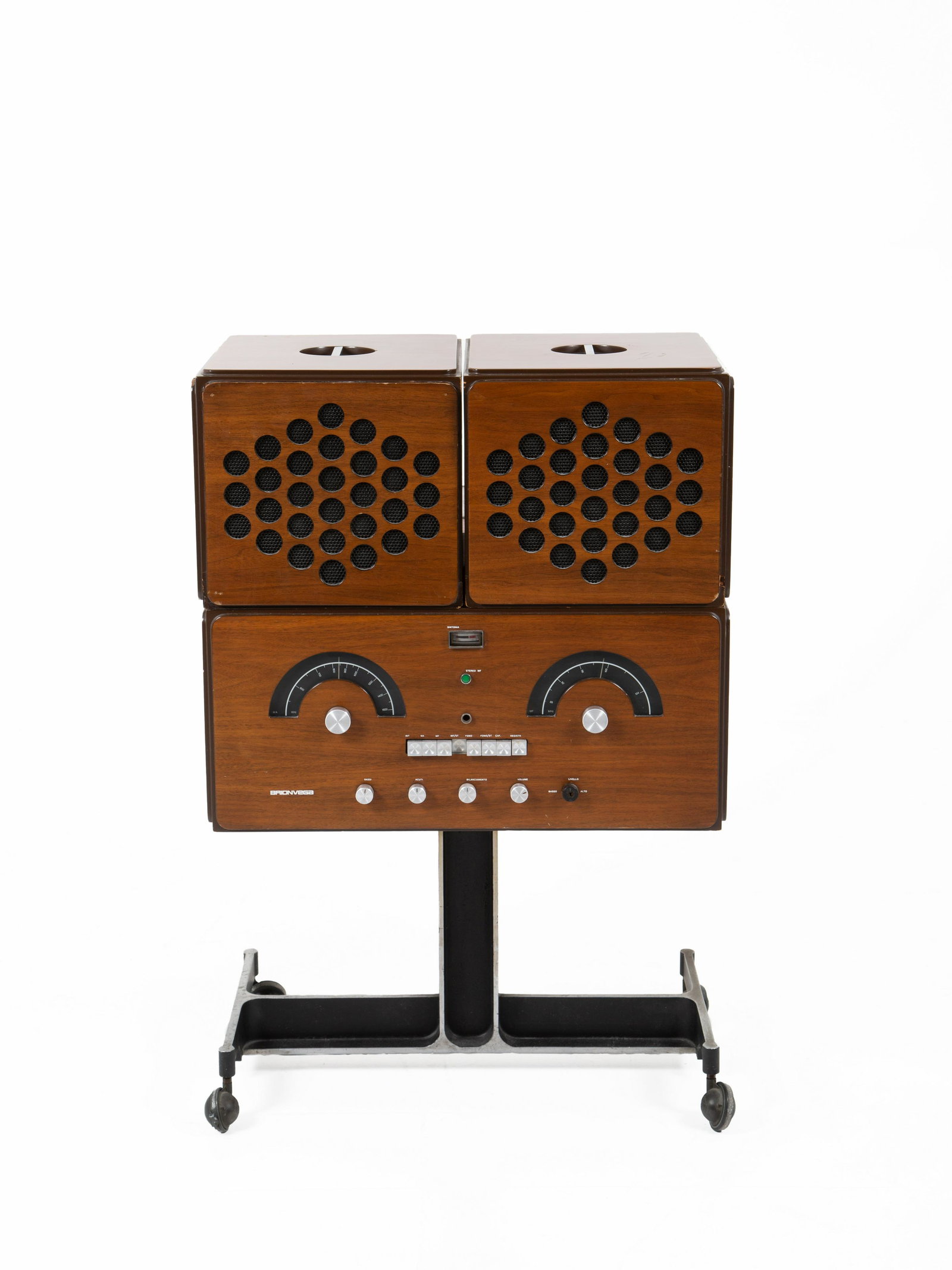 ACHILLE and P. G. CASTIGLIONI. Radiophonograph: ACHILLE (Milano 1918-2002) E PIER GIACOMO (Milano, 1913-1968) CASTIGLIONI. Radiofonagrafo Brionvega impiallacciato in noce. Anni '60-'70. Difetti. Misure cm. 92x62x38 ca. da chiuso e cm. 73x122x38 ca.