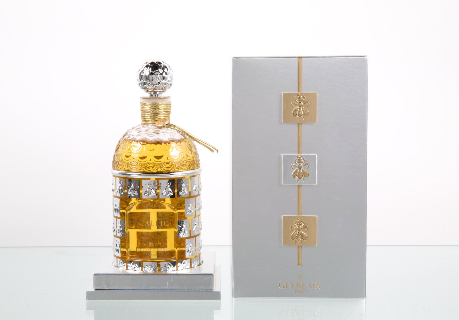 Metallica Eau de Toilette by GUERLAIN: Metallica Eau de Toilette di GUERLAIN. Raro. 250 ml. In cofanetto. Mai usato. Val. 600/700