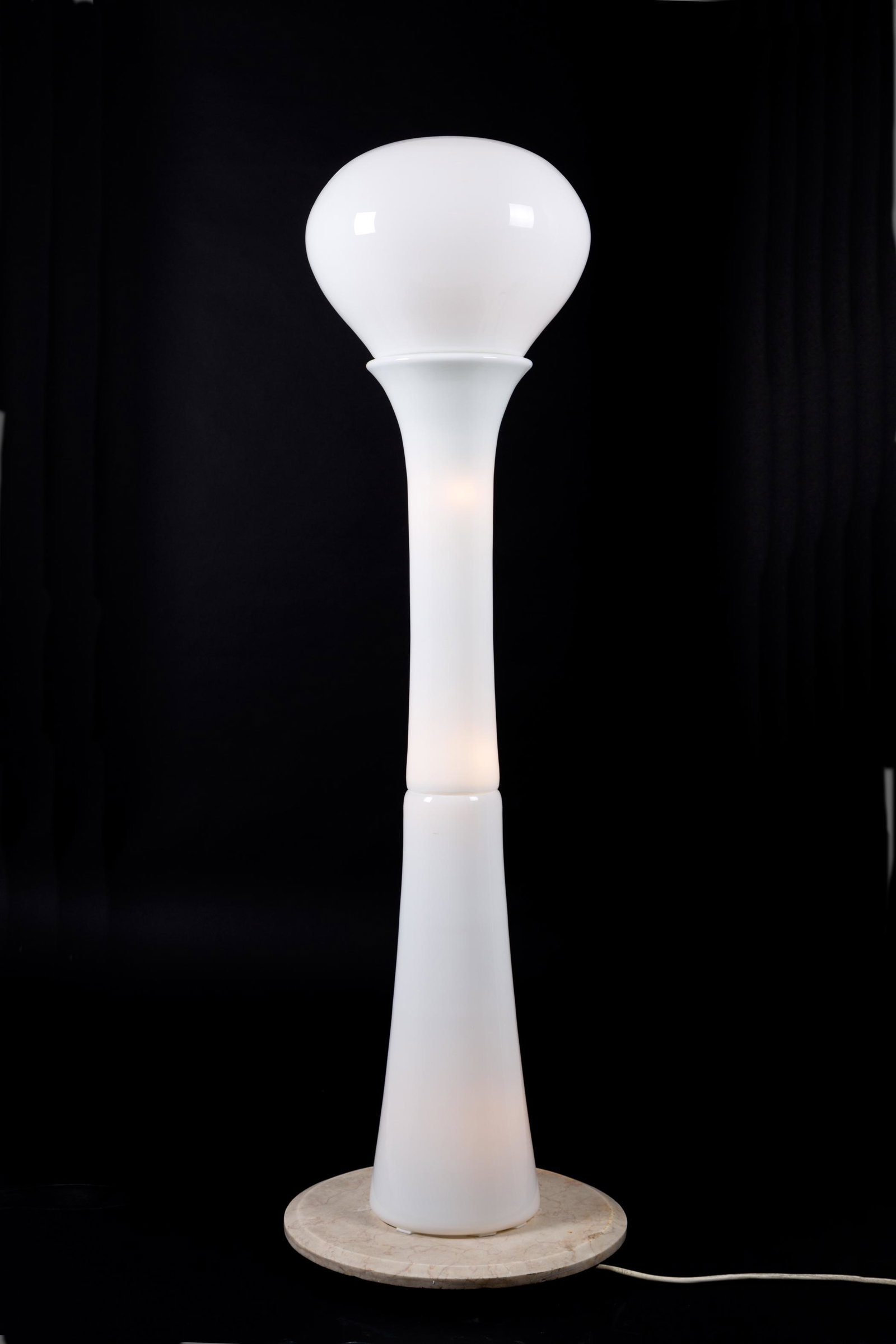 Glass and metal floor lamp with marble base: Lampada da terra in vetro lattimo e metallo con base in marmo. Anni '70. Mis. Alt. cm. 130 Diam. cm. 40 ca. Val. 400/600