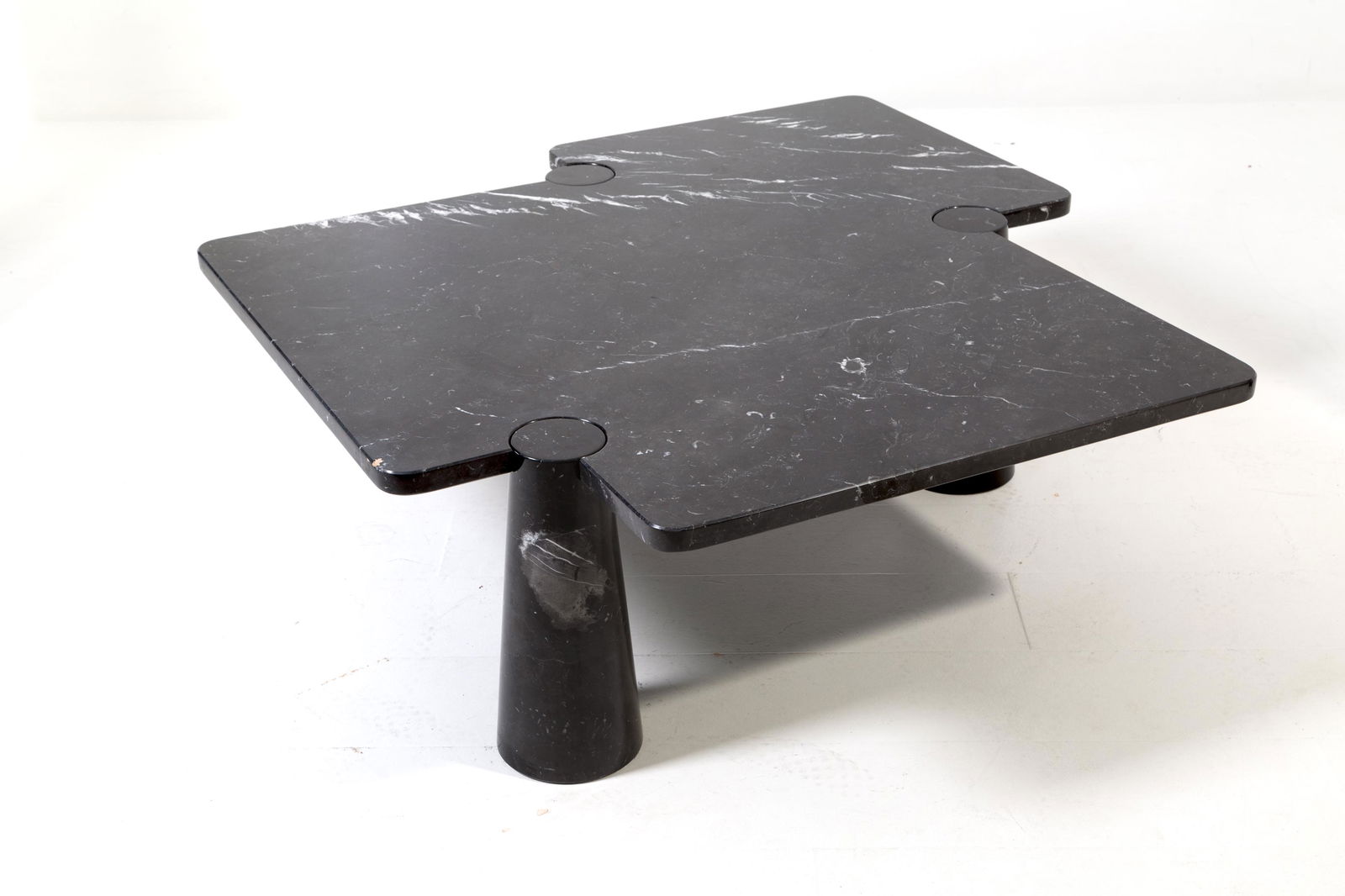 ANGELO MANGIAROTTI for SKIPPER. Freccia table (1 of 5)