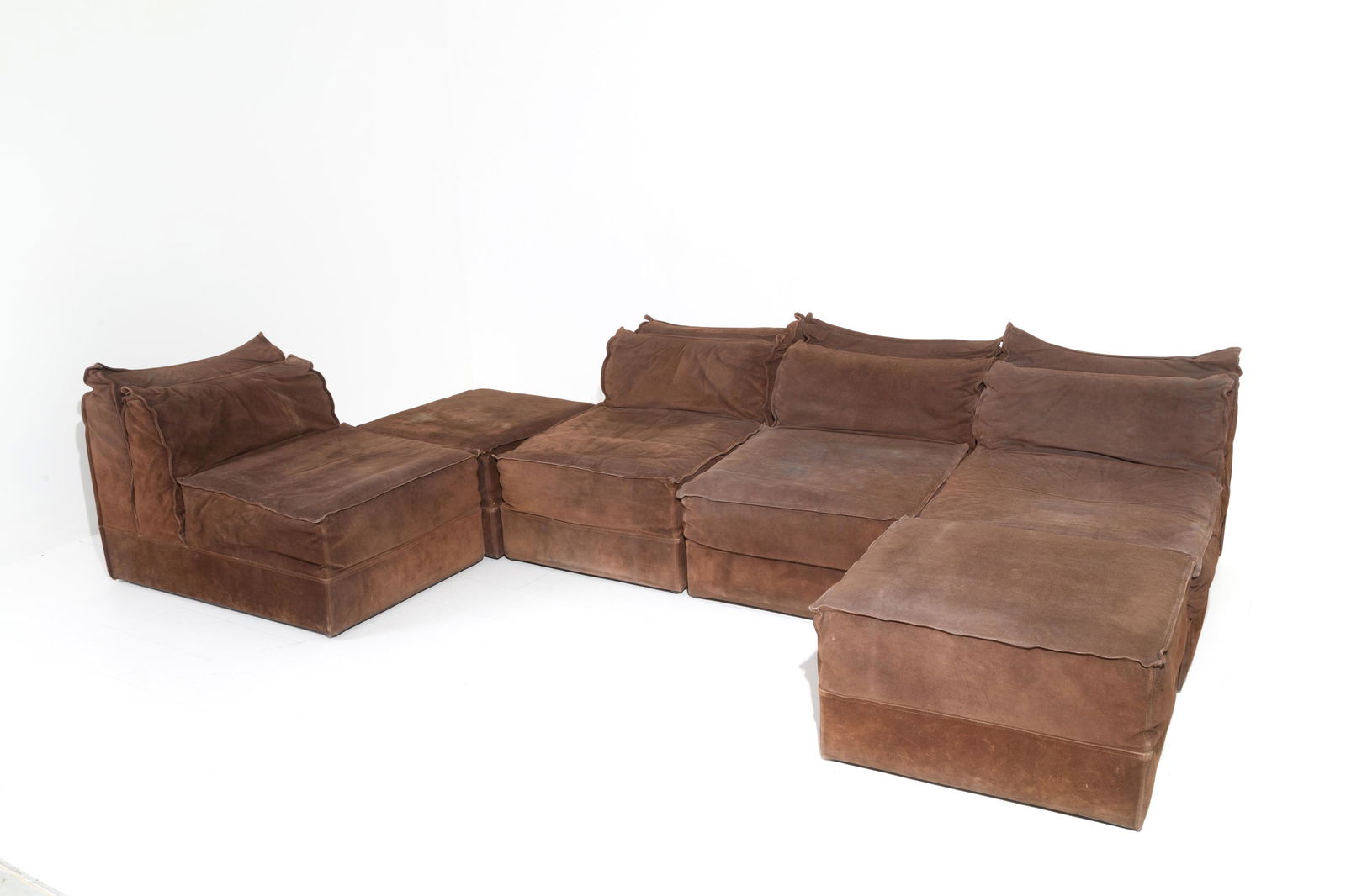 COLOMBI & GUZZETTI. ABA. Armchairs and pouffes (1 of 5)