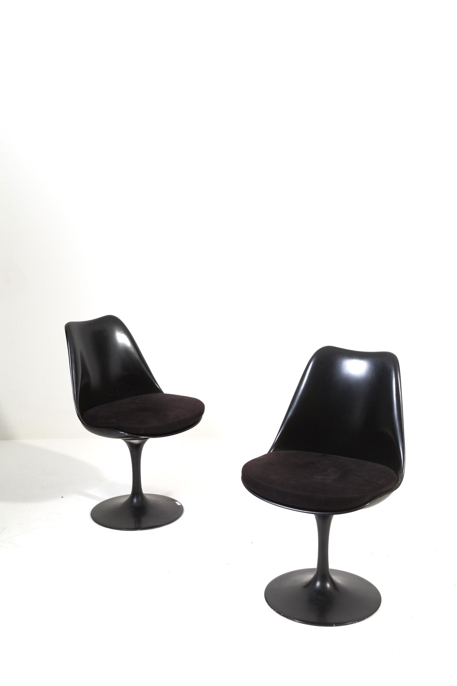 EERO SAARINEN. Two metal armchairs. 1970s (1 of 5)