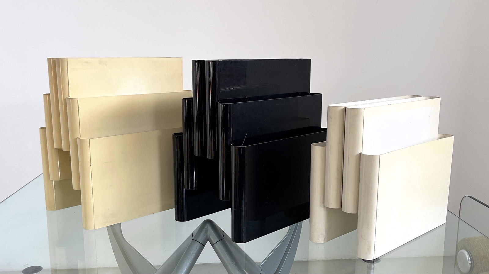 STOPPINO. Three magazine holder mod. 4676. KARTELL (1 of 2)