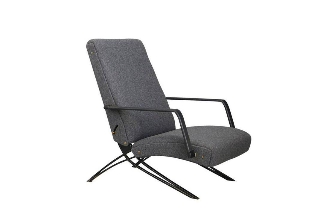 GIULIO MOSCATELLI for FORMANOVA. Armchair. ‘60s: GIULIO MOSCATELLI (1917-1994) per FORMANOVA. Poltrona reclinabile in tessuto grigio e struttura in metallo. Con etichetta del produttore. Anni '60. Mis. Lung. cm. 50 Alt. cm. 95 Prof. cm. 75 ca. Val.