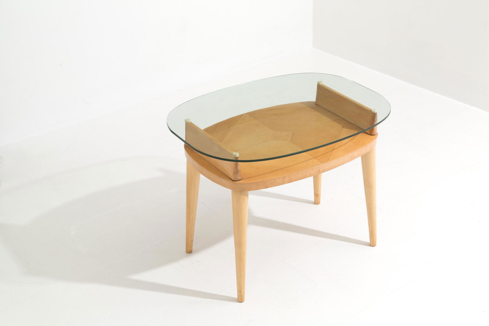 GIO PONTI (Attr.) Coffee table in wood and glass (1 of 3)