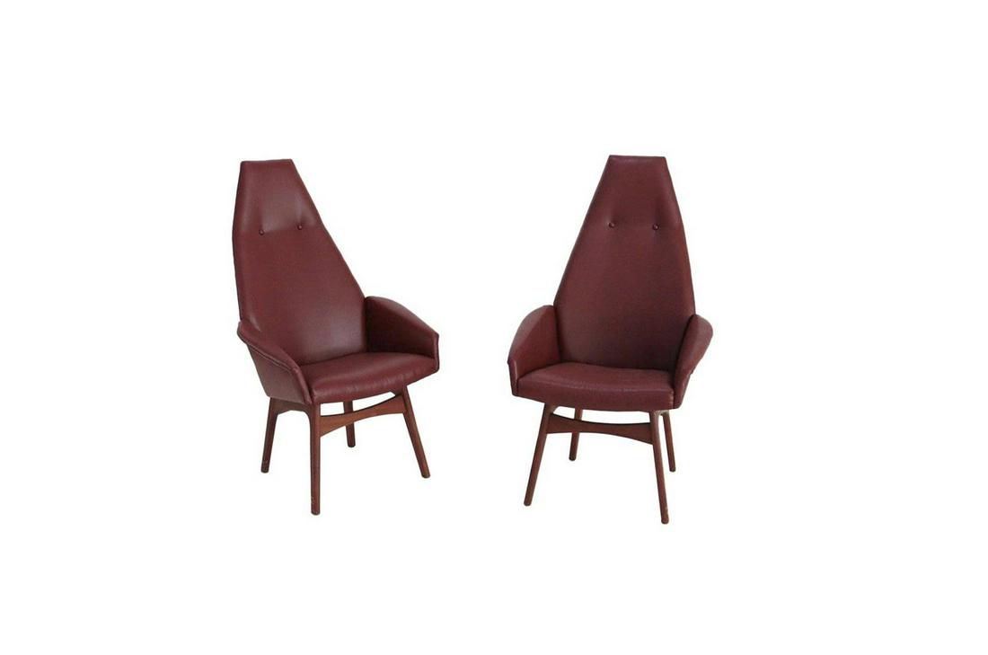 ADRIAN PEARSALL. Two Capitan armchairs: ADRIAN PEARSALL (New York, 1925-2011). Coppia di poltrone Capitan in mogano e pelle bordeaux originale. Anni '50. Prima patina. Mis. Lung. cm. 68 Alt. cm. 125 Prof. cm. 55 ca. Val. 600/800