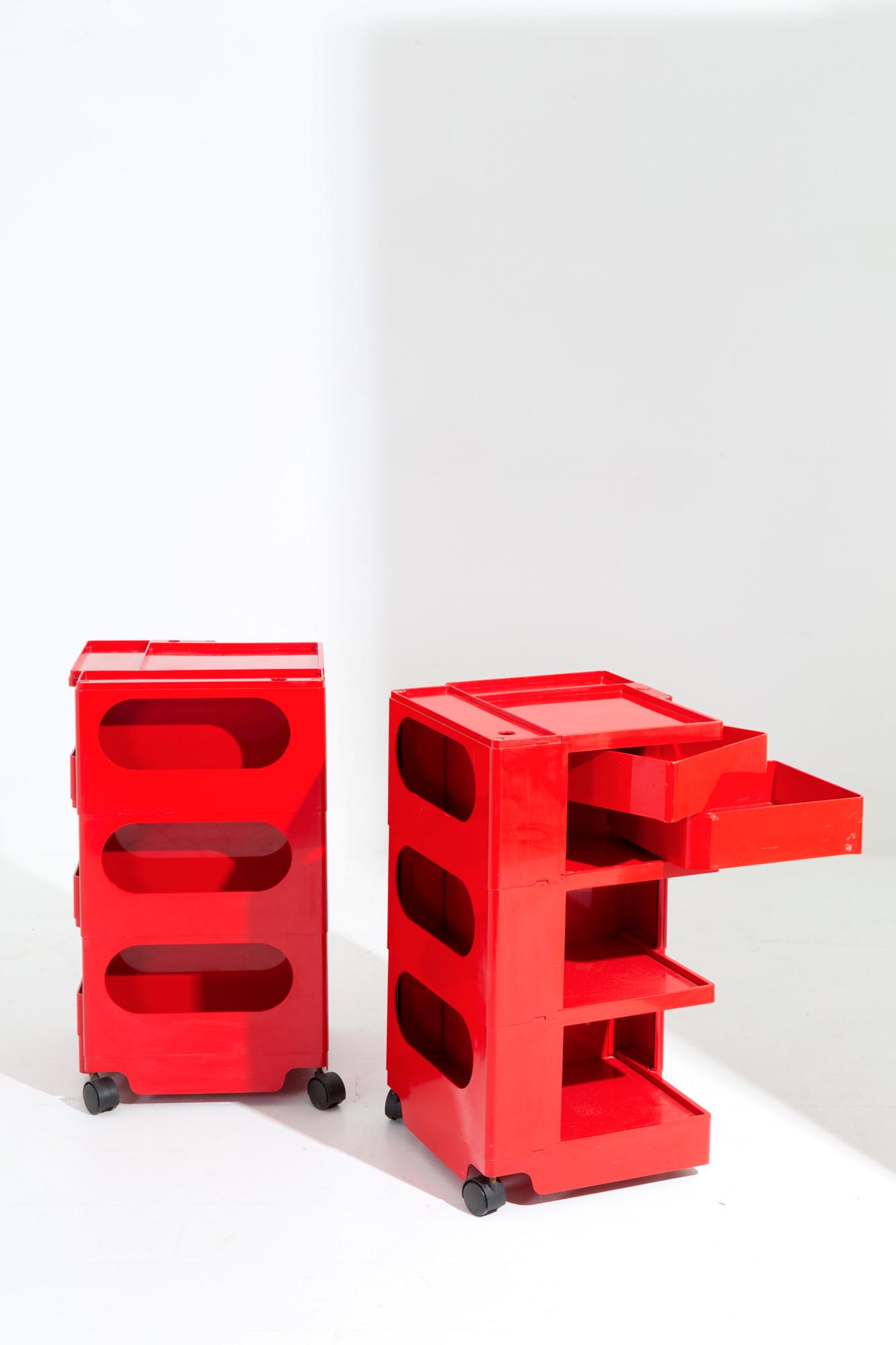 JOE COLOMBO (Milano 1930-1971). Pair of bookcases (1 of 5)