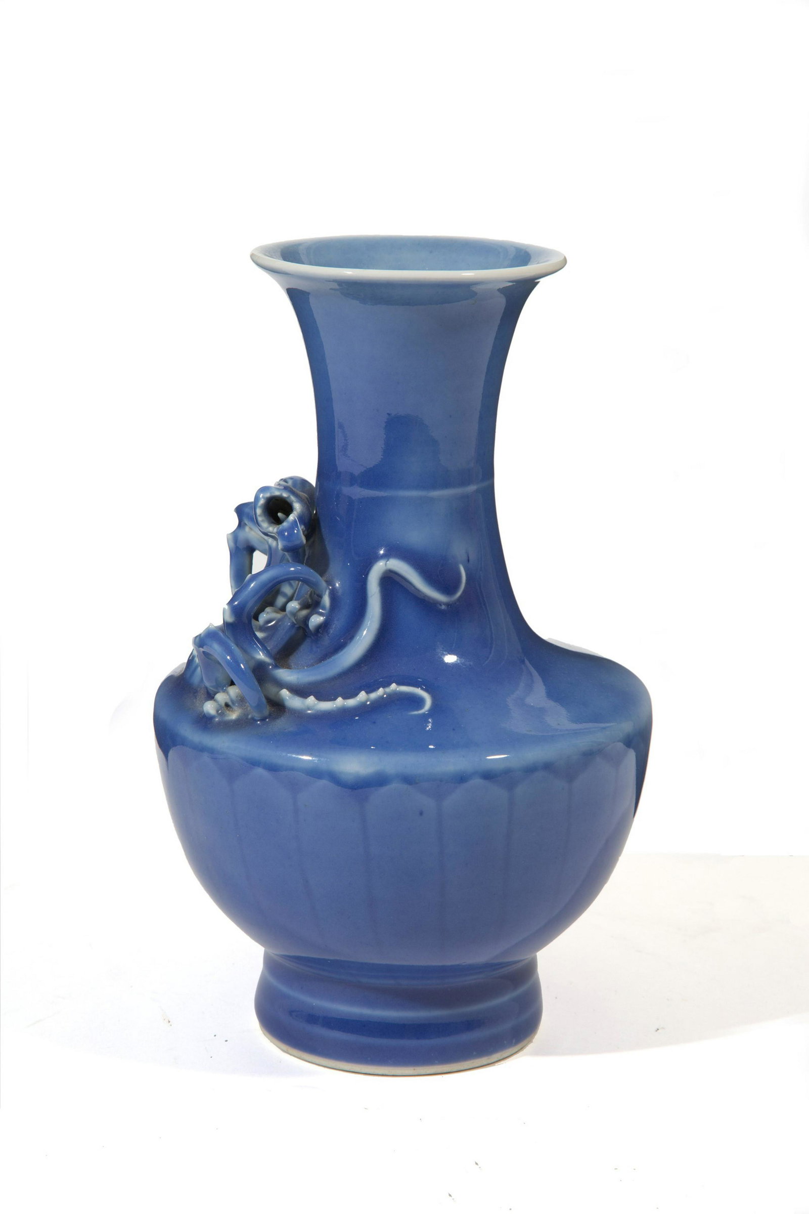 Turquoise vase: Turquoise ceramic vase with blue castings. China. 32.5x18 cm approx. Vaso in ceramica turchese con colate blu. Cina. 32.5x18 cm ca.